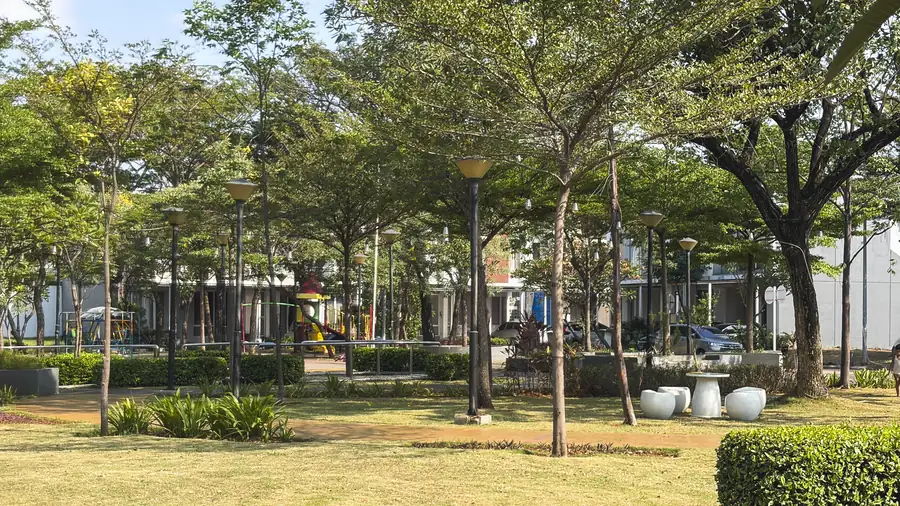 Taman hijau di lingkungan cluster